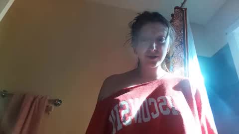 Snapshot of xsunsub chatting on 03.01.26 Sunny Daze online show from 03.01.26