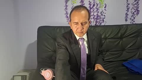 xthesexybossx online show from 11.21.25