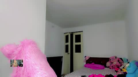 Snapshot of xthesexyboyx chatting on 02.06.25 Femboy Exotic online show from 02.06.25