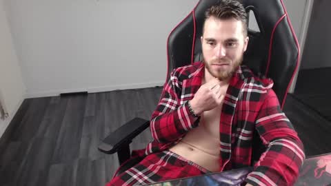 Snapshot of xtrakil chatting on 12.22.24 xtrakil online show from 12.22.24