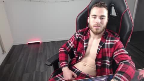 Snapshot of xtrakil chatting on 12.24.24 xtrakil online show from 12.24.24