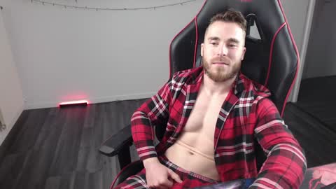 Snapshot of xtrakil chatting on 12.31.24 xtrakil online show from 12.31.24