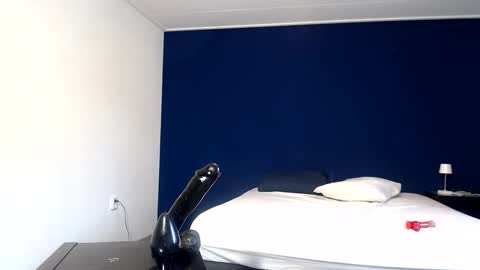 Snapshot of xx19hornyxx chatting on 02.16.25 max online show from 02.16.25