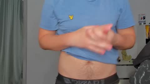 Snapshot of xx_raul_xx_ chatting on 11.25.25 raul online show from 11.25.25