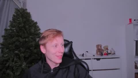 Snapshot of xx_raul_xx_ chatting on 01.17.26 raul online show from 01.17.26