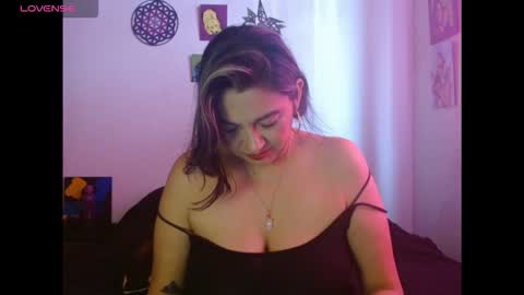 Snapshot of xxantonellaxxx chatting on 11.06.25 antonella online show from 11.06.25