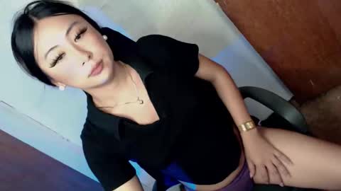 Snapshot of xxexpensive_candy chatting on 11.23.25 Janae online show from 11.23.25