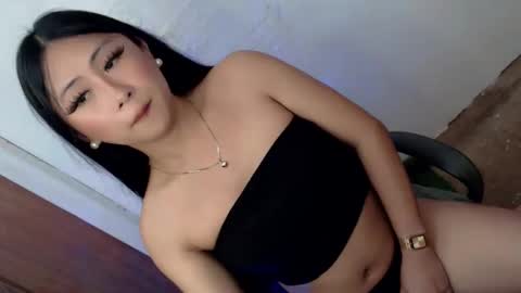 Snapshot of xxexpensive_candy chatting on 12.19.25 Janae online show from 12.19.25