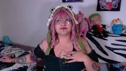 Snapshot of xxgreengoodxx chatting on 10.16.25 xxgreengoodxx online show from 10.16.25