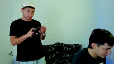 Snapshot of xxhoty0ung_boysxx chatting on 02.13.25 David and Mike online show from 02.13.25