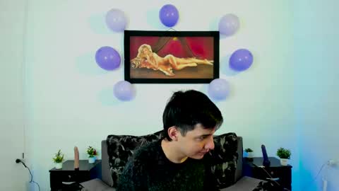 Snapshot of xxhoty0ung_boysxx chatting on 02.15.25 David and Mike online show from 02.15.25