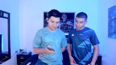 Snapshot of xxhoty0ung_boysxx chatting on 09.15.25 David and Mike online show from 09.15.25