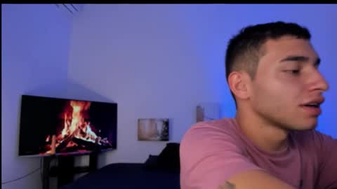 Snapshot of xxhoty0ung_boysxx chatting on 11.24.25 David and Mike online show from 11.24.25