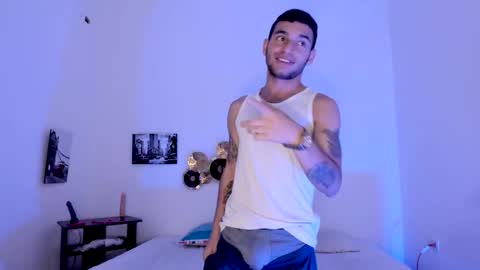 Snapshot of xxhoty0ung_boysxx chatting on 02.02.26 David and Mike online show from 02.02.26