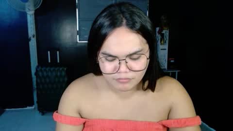 Snapshot of xxkylie_smithxx chatting on 10.10.25 Kylie Smith online show from 10.10.25