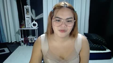 Snapshot of xxkylie_smithxx chatting on 12.17.25 Kylie Smith online show from 12.17.25