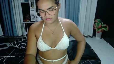 Kylie Smith online show from 04.23.26