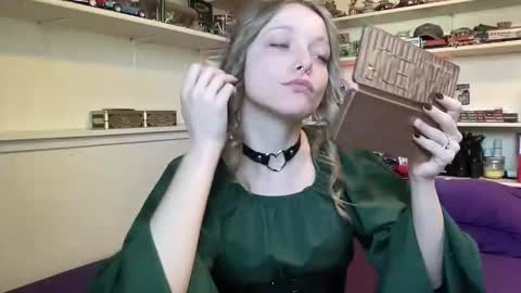 Snapshot of xxloveanastasia chatting on 11.11.25 LoveAnastasia online show from 11.11.25