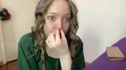 Snapshot of xxloveanastasia chatting on 12.16.25 LoveAnastasia online show from 12.16.25