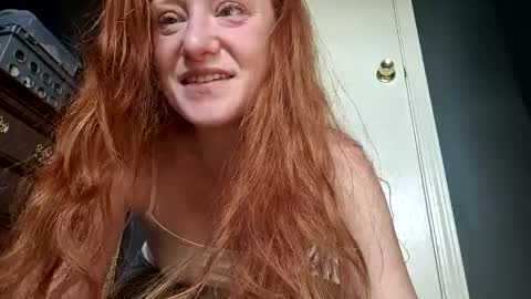 Snapshot of xxmariebliss chatting on 11.11.25 xxmariebliss online show from 11.11.25