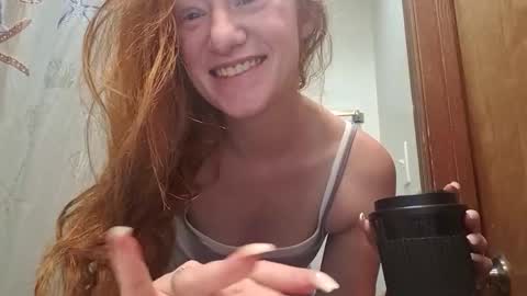 Snapshot of xxmariebliss chatting on 12.21.25 xxmariebliss online show from 12.21.25