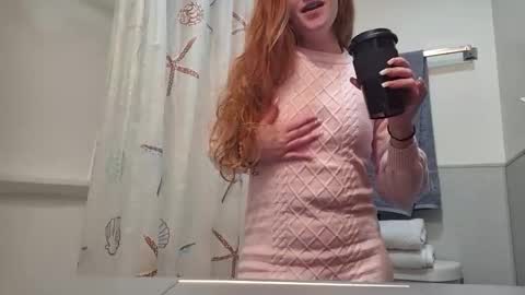 Snapshot of xxmariebliss chatting on 12.23.25 xxmariebliss online show from 12.23.25