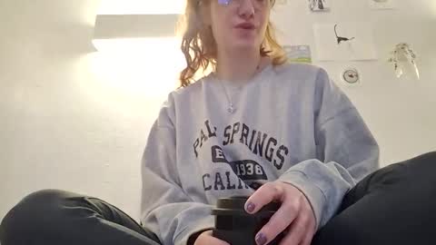 Snapshot of xxmariebliss chatting on 02.15.26 xxmariebliss online show from 02.15.26