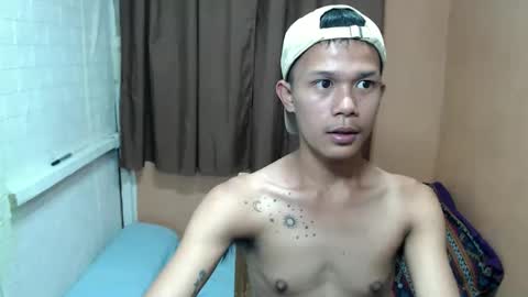 Snapshot of xxronnie chatting on 03.22.26 xxronnie online show from 03.22.26