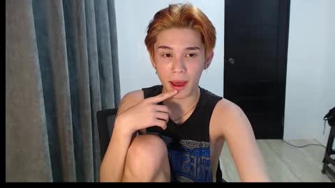 Snapshot of xxsebastian18 chatting on 12.30.24 seb online show from 12.30.24