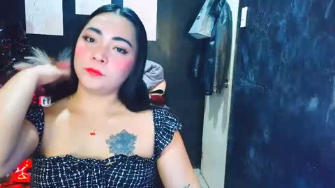 Snapshot of xxslutty_kim chatting on 04.11.26 xxslutty kim online show from 04.11.26