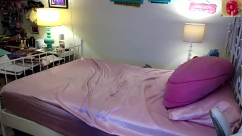 Strawberry Jane online show from 03.01.26