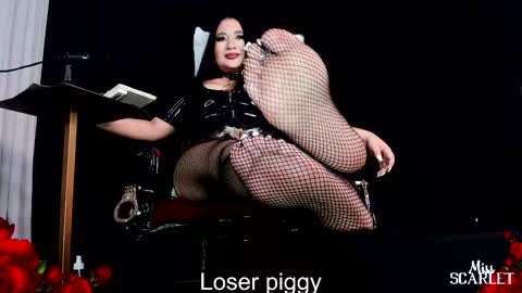 Snapshot of xxx_madamme chatting on 09.28.25 Mistress Scarlet Igmiss scarlet978 online show from 09.28.25