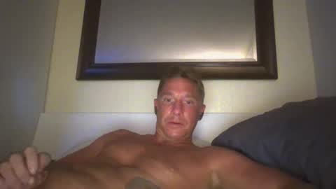 Snapshot of xxxelentdick chatting on 02.08.25 deeeeznutz online show from 02.08.25