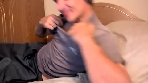 Snapshot of xxxfredmtlxxx chatting on 11.16.25 xxfredmtl18xx online show from 11.16.25