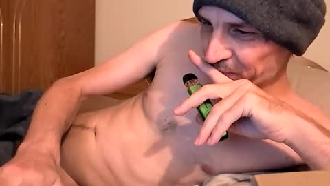 Snapshot of xxxfredmtlxxx chatting on 01.17.26 xxfredmtl18xx online show from 01.17.26