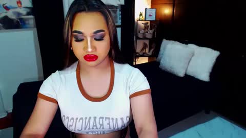 Snapshot of xxxgiganticoliviacummerxxx chatting on 12.02.24 OLIVIA online show from 12.02.24