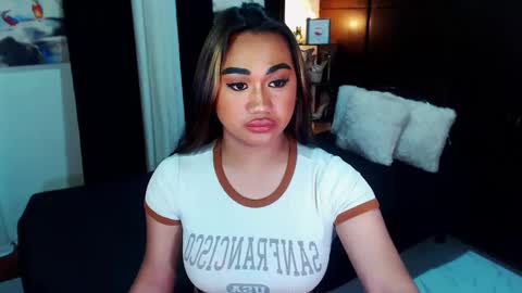 Snapshot of xxxgiganticoliviacummerxxx chatting on 12.06.24 OLIVIA online show from 12.06.24