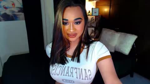 Snapshot of xxxgiganticoliviacummerxxx chatting on 12.13.24 OLIVIA online show from 12.13.24