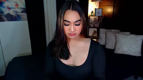 Snapshot of xxxgiganticoliviacummerxxx chatting on 12.22.24 OLIVIA online show from 12.22.24