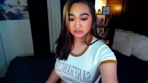 Snapshot of xxxgiganticoliviacummerxxx chatting on 12.22.24 OLIVIA online show from 12.22.24