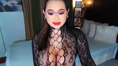 Snapshot of xxxgiganticoliviacummerxxx chatting on 02.12.25 OLIVIA online show from 02.12.25