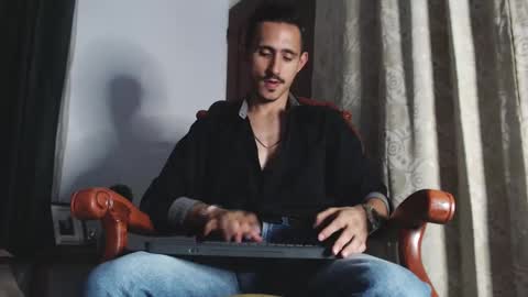 Snapshot of xxxhome_alonexxx chatting on 01.19.25 Kev online show from 01.19.25