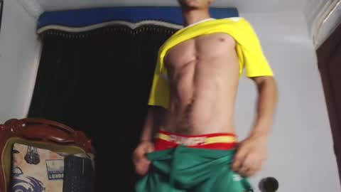 Snapshot of xxxhome_alonexxx chatting on 02.20.25 Kev online show from 02.20.25
