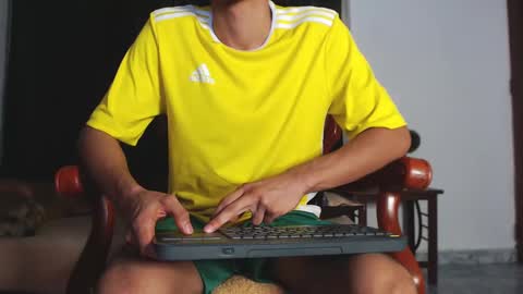 Snapshot of xxxhome_alonexxx chatting on 02.20.25 Kev online show from 02.20.25