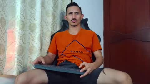 Snapshot of xxxhome_alonexxx chatting on 05.18.26 Kev online show from 05.18.26