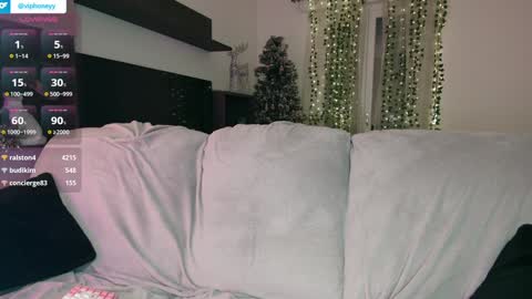 Snapshot of xxxhoneyxx chatting on 01.10.25 Onlyfanz online show from 01.10.25