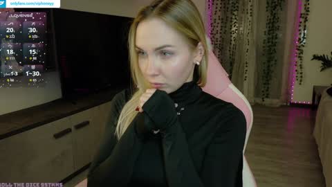 Snapshot of xxxhoneyxx chatting on 11.07.25 Onlyfanz online show from 11.07.25