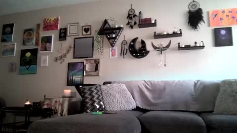 Snapshot of xxxlolalovexxx chatting on 10.21.25 Lola online show from 10.21.25