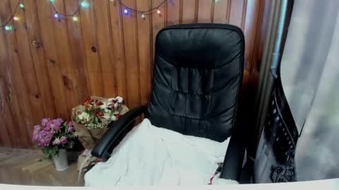 Lana online show from 02.23.25