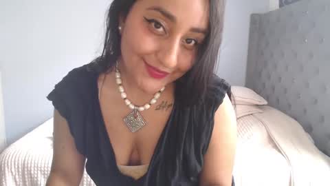 Snapshot of xxxvenus888 chatting on 09.24.25 Lunhaa   online show from 09.24.25